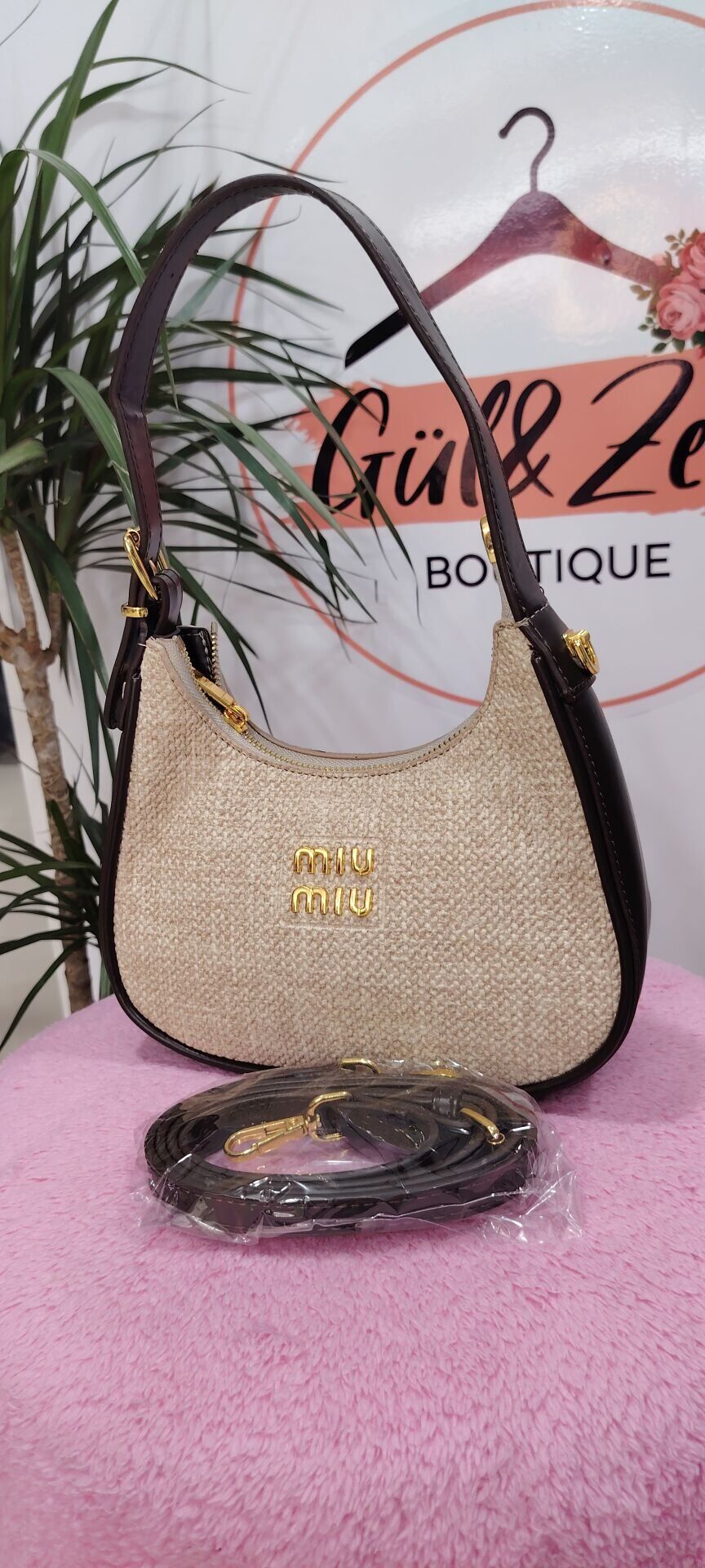 Miu hasır kol çantası