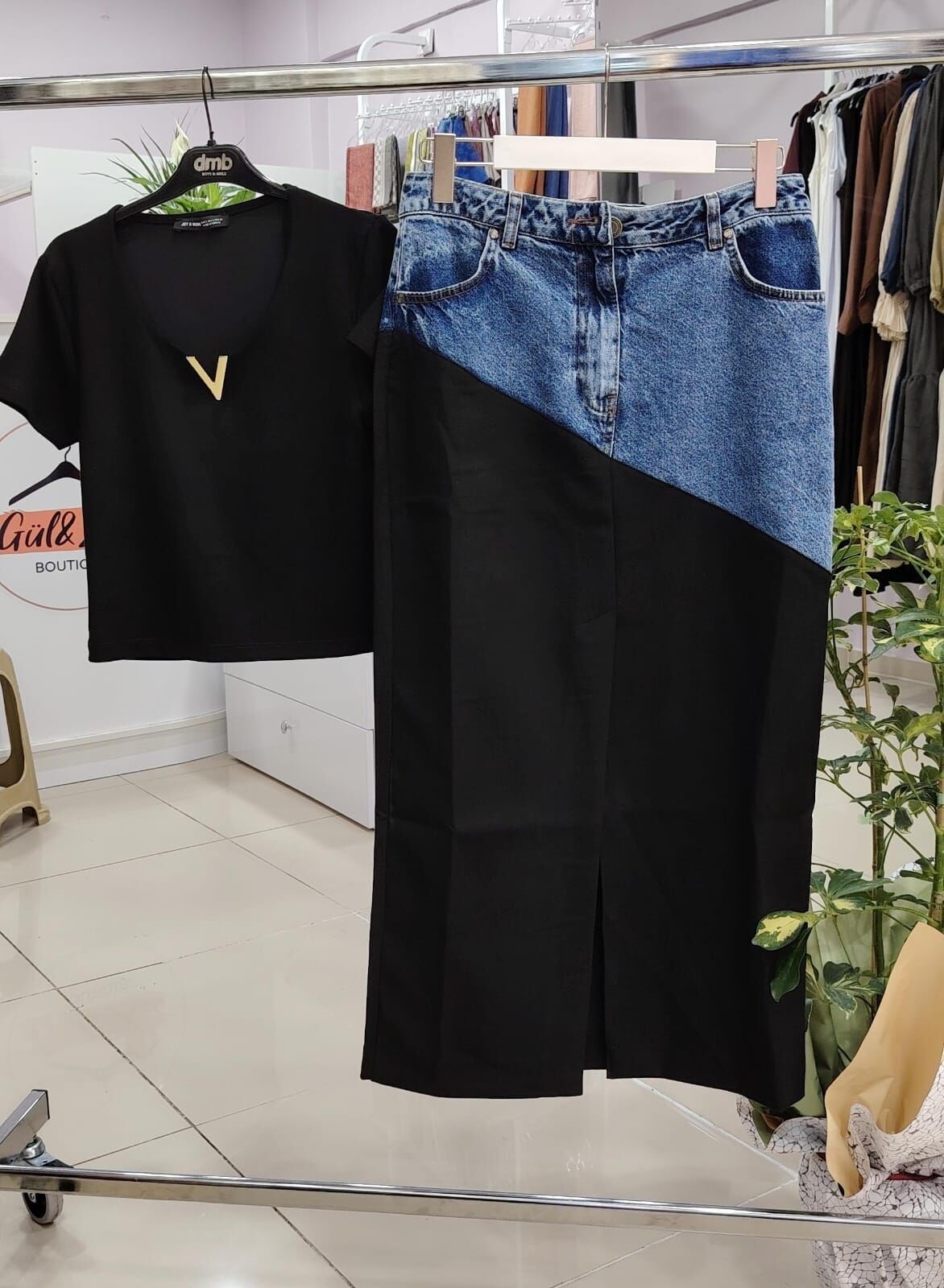 Yırtmaçlı kot detaylı kumaş etek