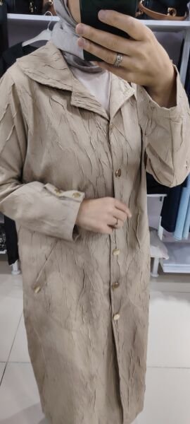 Yeni sezon içi desenli astarlı ince kap - krem