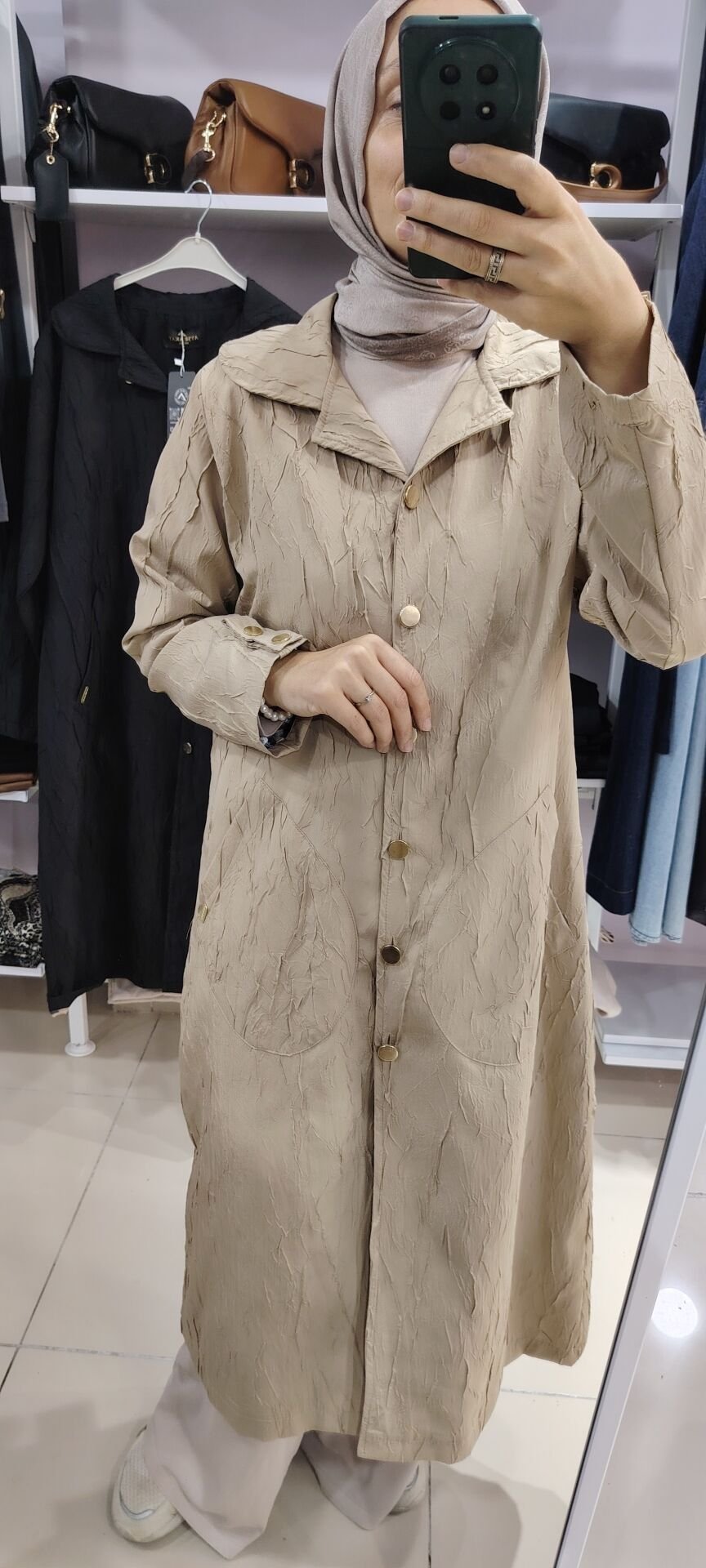 Yeni sezon içi desenli astarlı ince kap - krem