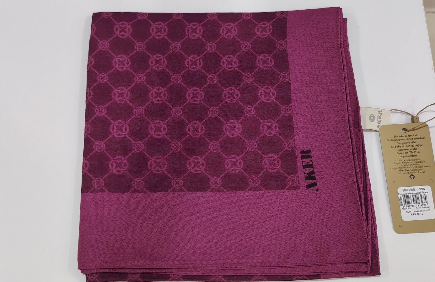 Aker monogram desenli eşarp