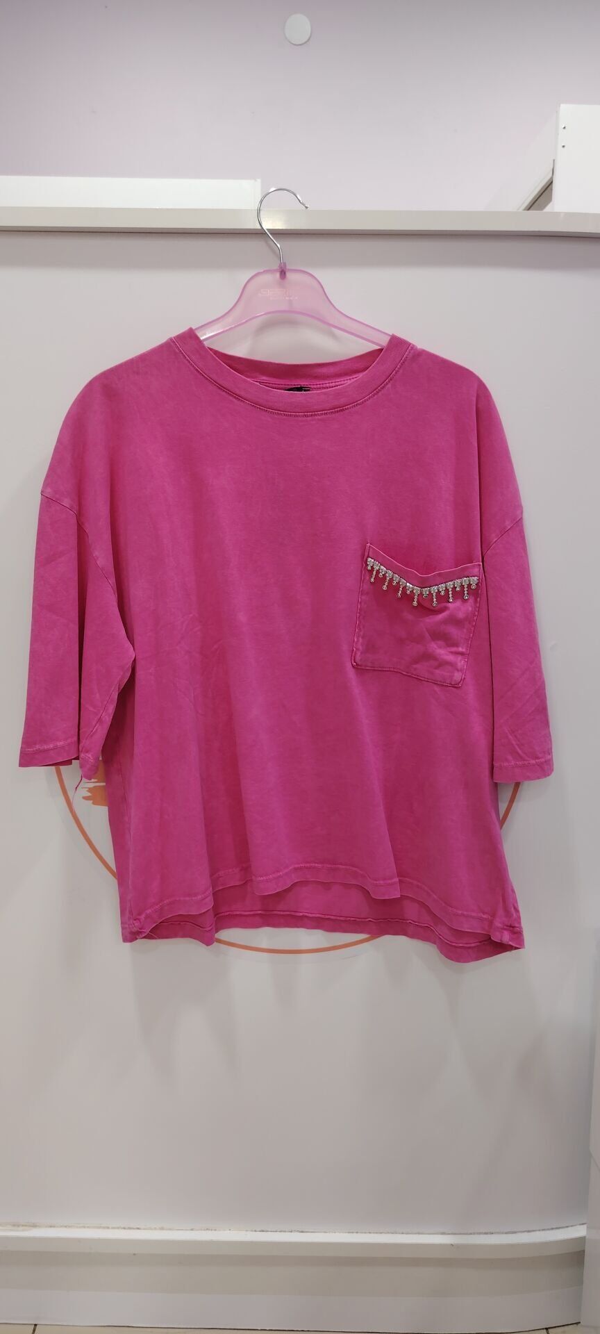 Cep taş detaylı %100 pamuk tişört