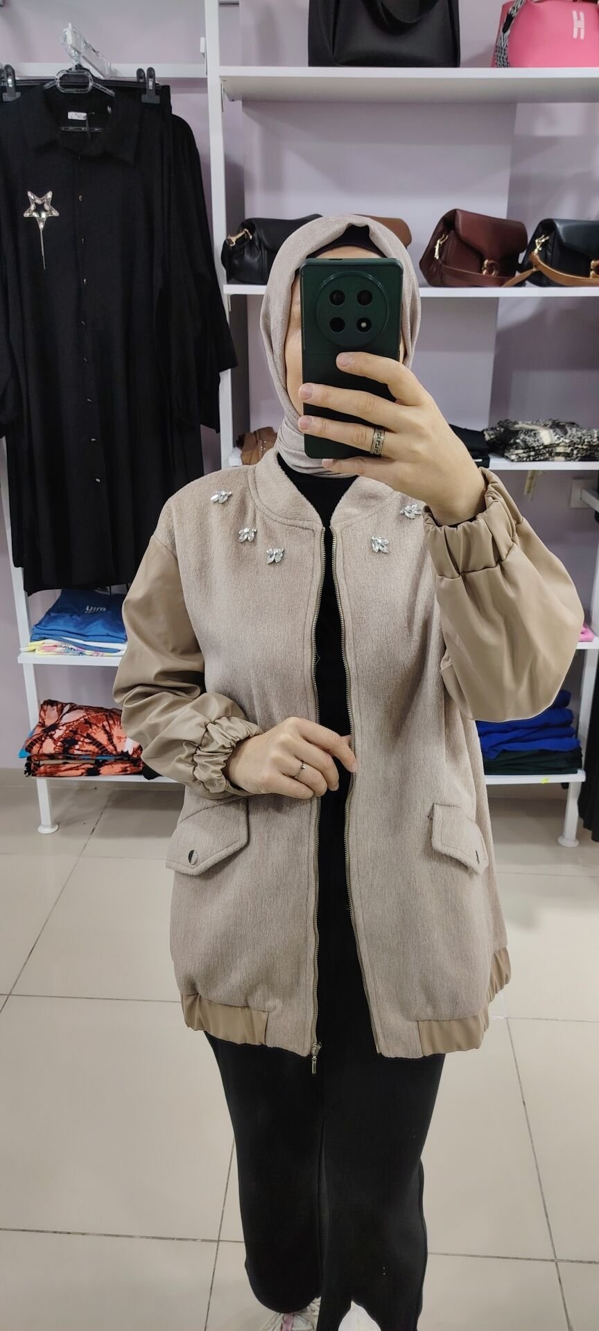 Deri detaylı kaşe yelek