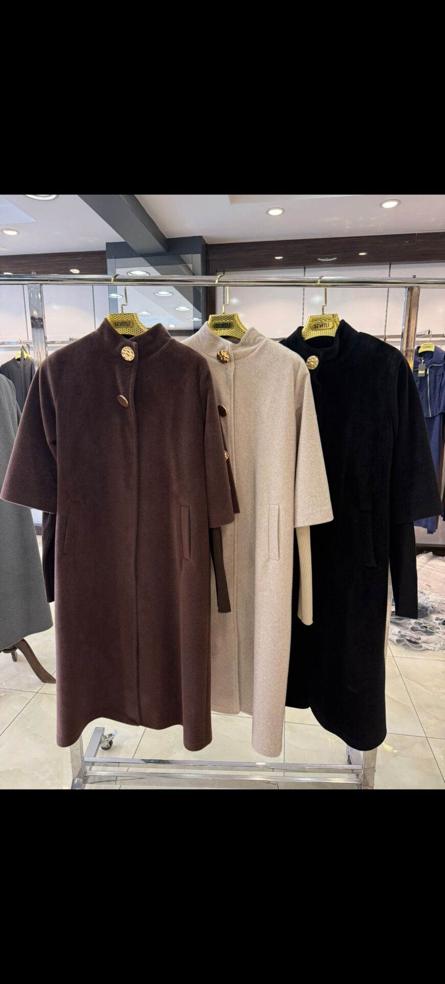 Yeni Sezon Gold Düğme Detaylı Kaban-Siyah