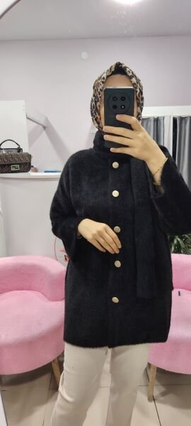 Yaka detaylı gold düğmeli hırka